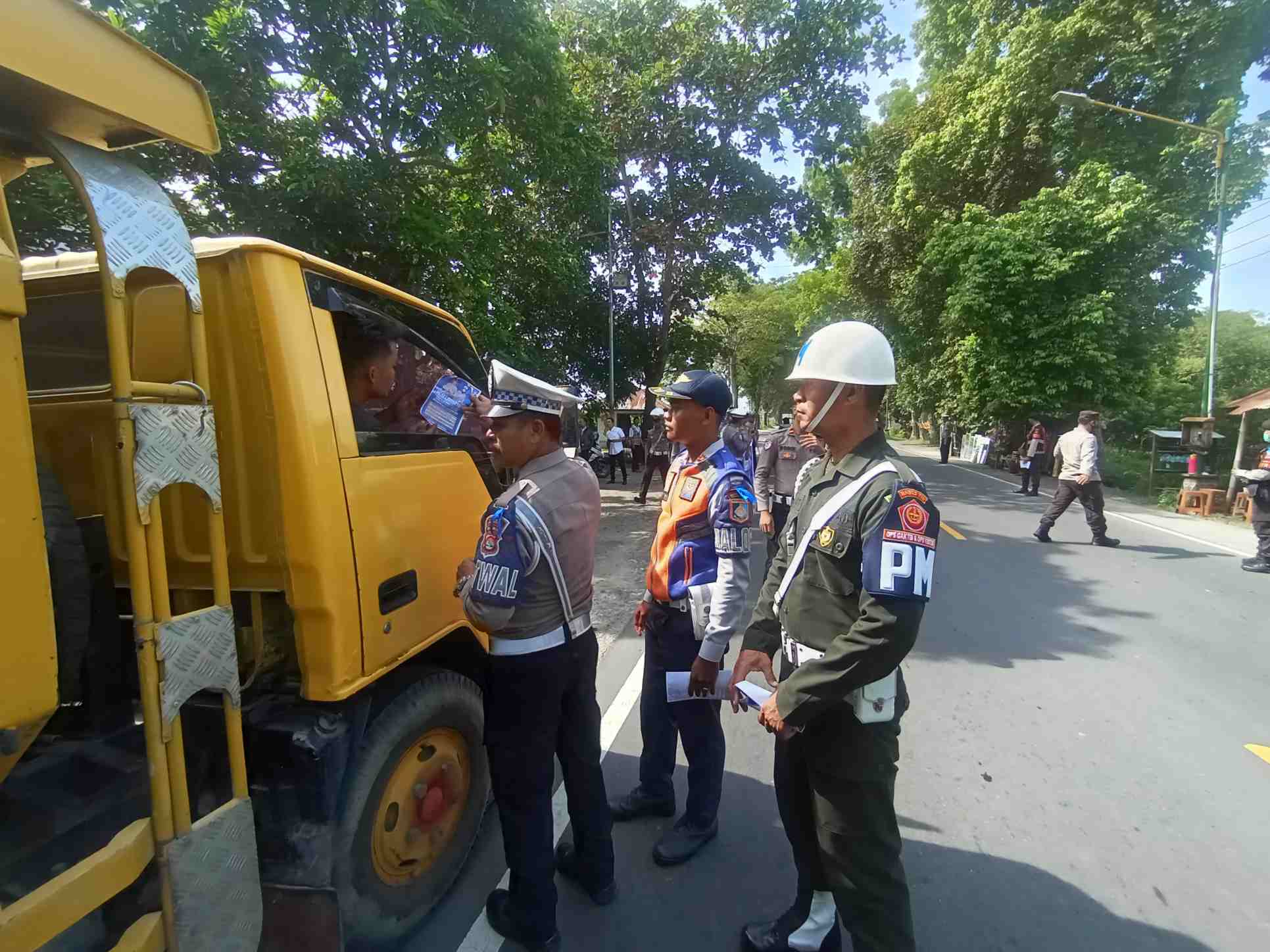 Polres Lobar Gelar Operasi Keselamatan Rinjani 2025: Edukasi dan Teguran Simpatik untuk Pengguna Jalan