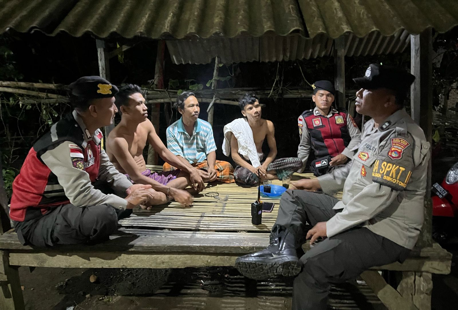 Patroli Dialogis Polsek Sekotong Jaga Kamtibmas, dan Kampanye Anti Narkoba