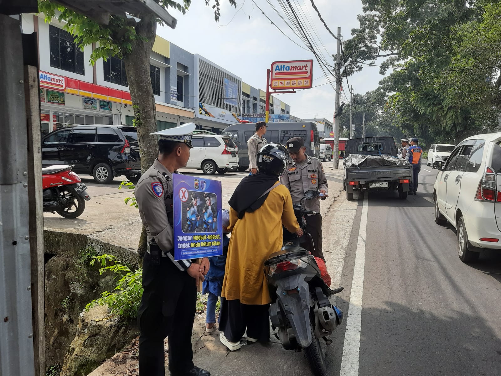 Sinergi Lintas Sektor, Operasi Keselamatan Rinjani 2025 Polres Lombok Barat Sasar Pengguna Jalan