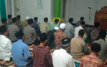 Hangatnya Kebersamaan! Kapolsek Kediri Tarawih Keliling di Mamunggu