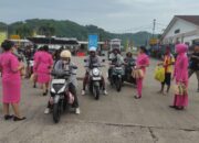 Polsek KP3 Lembar Berbagi Takjil, Wujud Kepedulian Ramadan