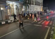 Tarawih di Kediri Berjalan Lancar, Polisi Lakukan Pengamanan Ketat