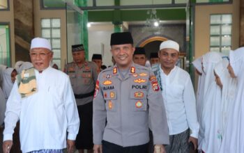 Buka Bersama Kapolres di Ponpes Manba’al Ulum, Silaturahmi Erat