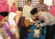 Kapolres Lobar Berbagi Kasih, Anak Yatim Panti Asuhan Terharu