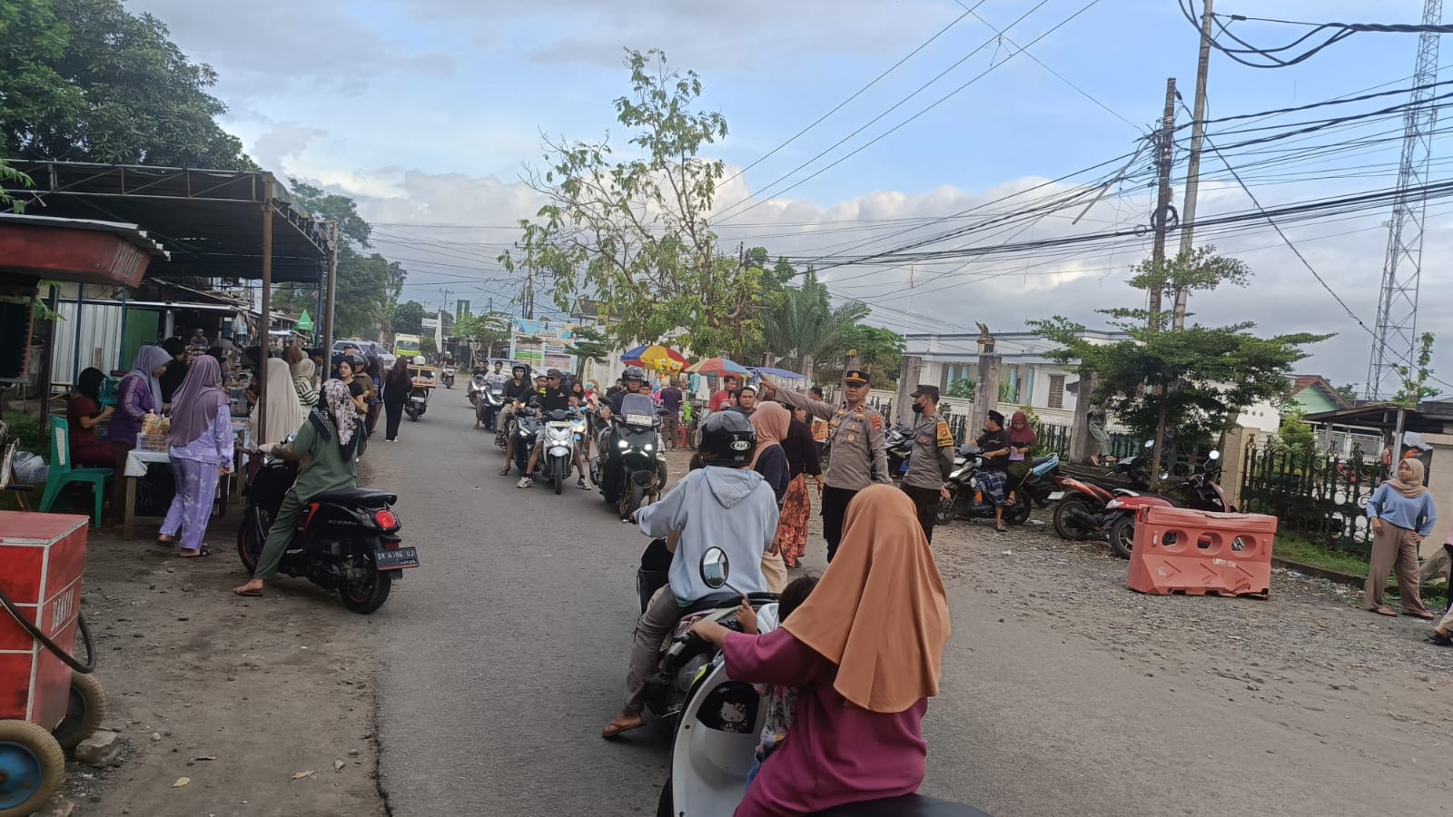 Suasana Ramadan Aman! Polsek Kuripan Intensifkan Patroli