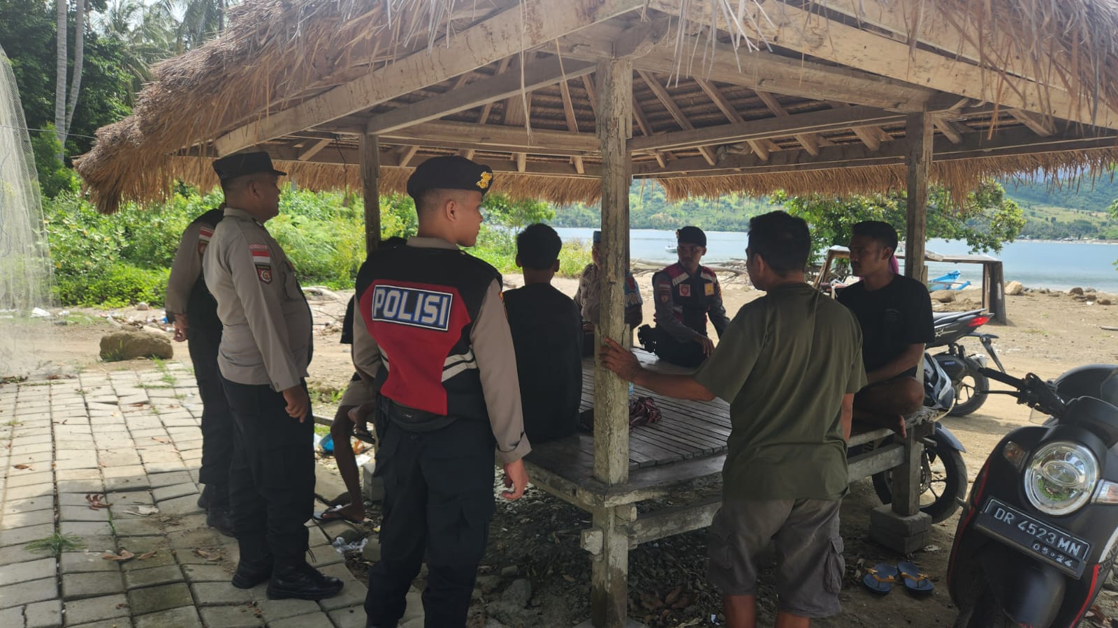 Dusun Sepi Kini Aman, Berkat Patroli Humanis Polisi