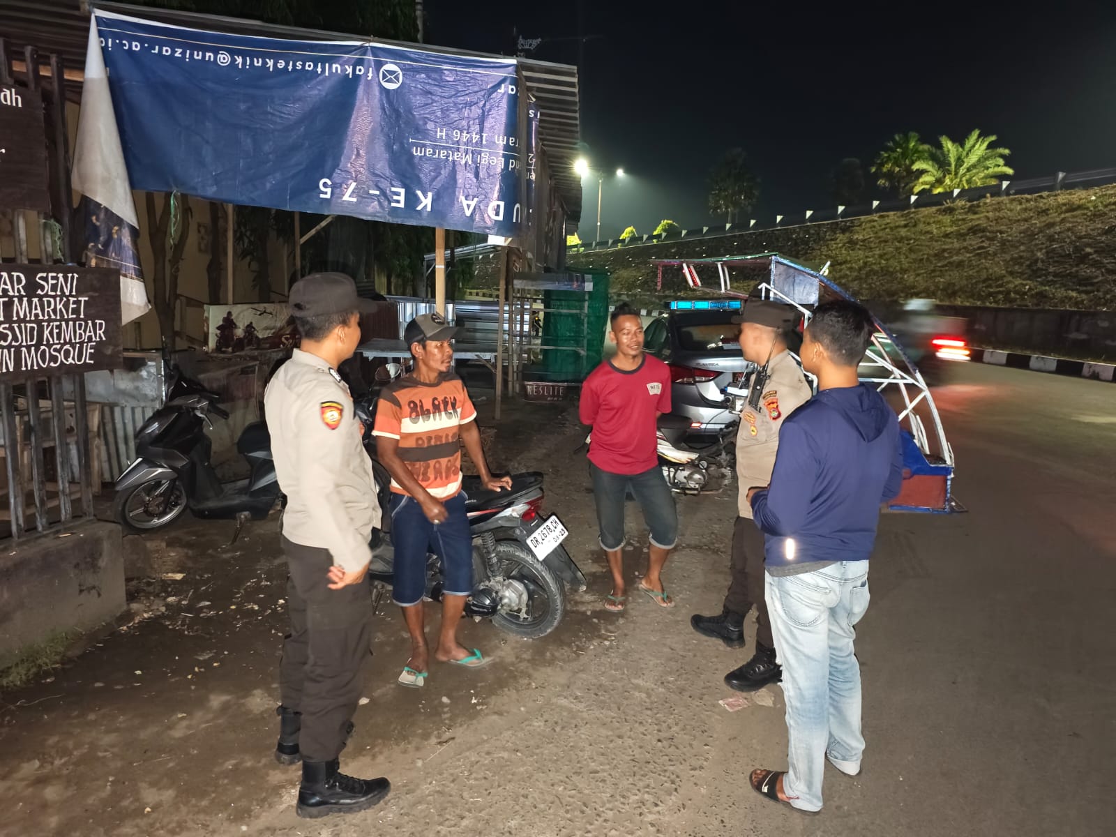 Malam Aman di Desa Lelede: Polsek Kediri Gencarkan Patroli Dialogis
