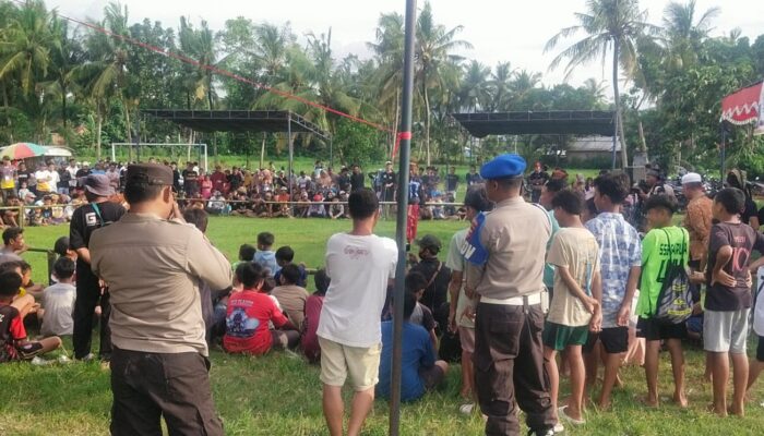 Pengamanan Ketat Polsek Kuripan Sukseskan Tradisi Peresean