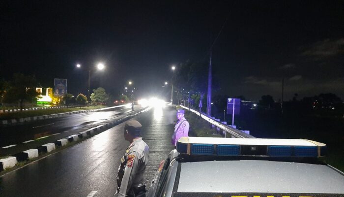 KRYD Polsek Labuapi Jaga Malam, Cegah Kejahatan Jalanan