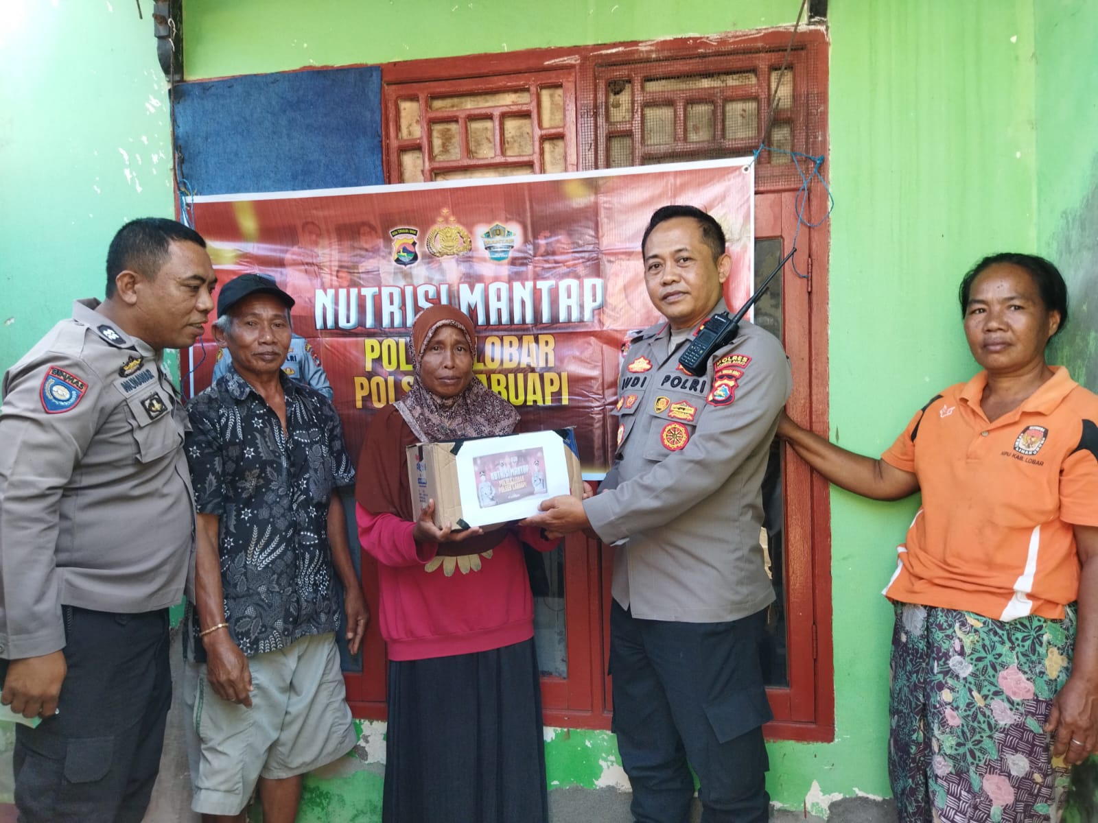 Polsek Labuapi Salurkan Bantuan Nutrisi untuk Warga Disabilitas