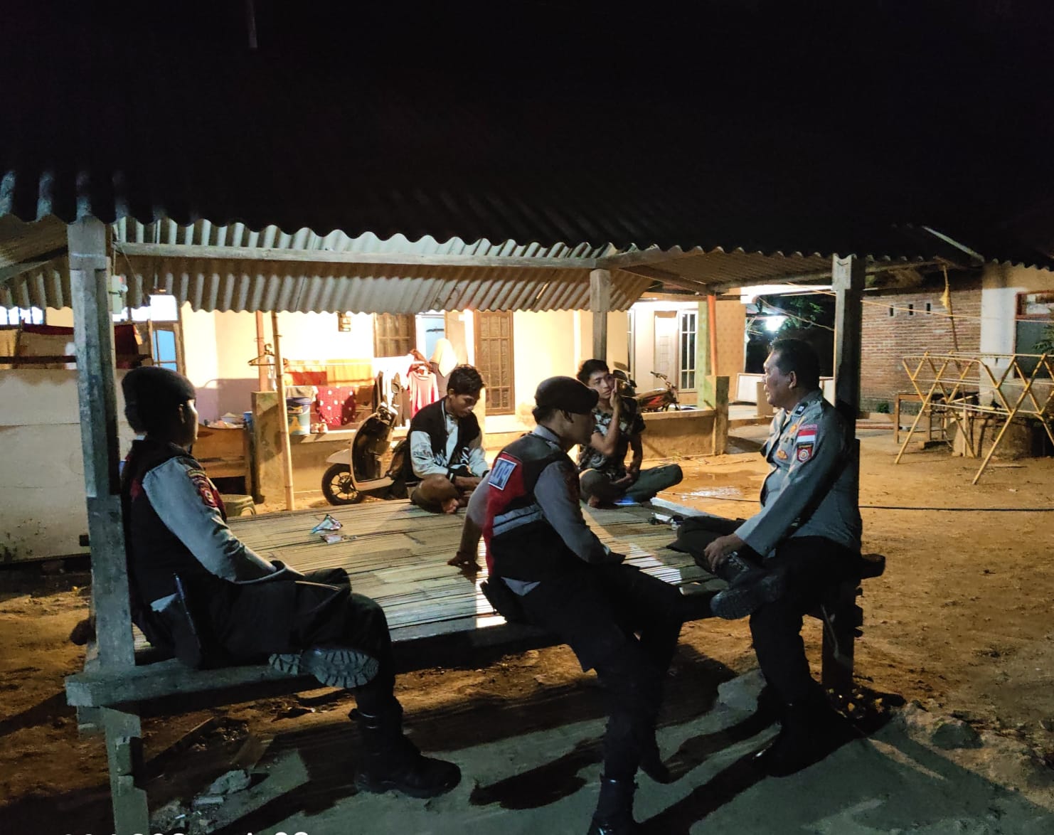 Antisipasi Kejahatan Malam, Polsek Sekotong Intensifkan Patroli Dialogis