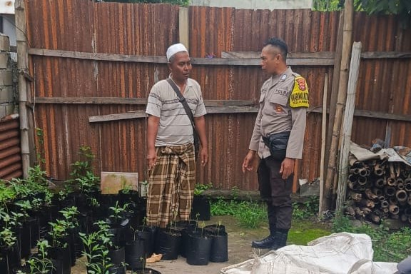 Polsek Kuripan Dorong Ketahanan Pangan Lewat Edukasi ke Warga
