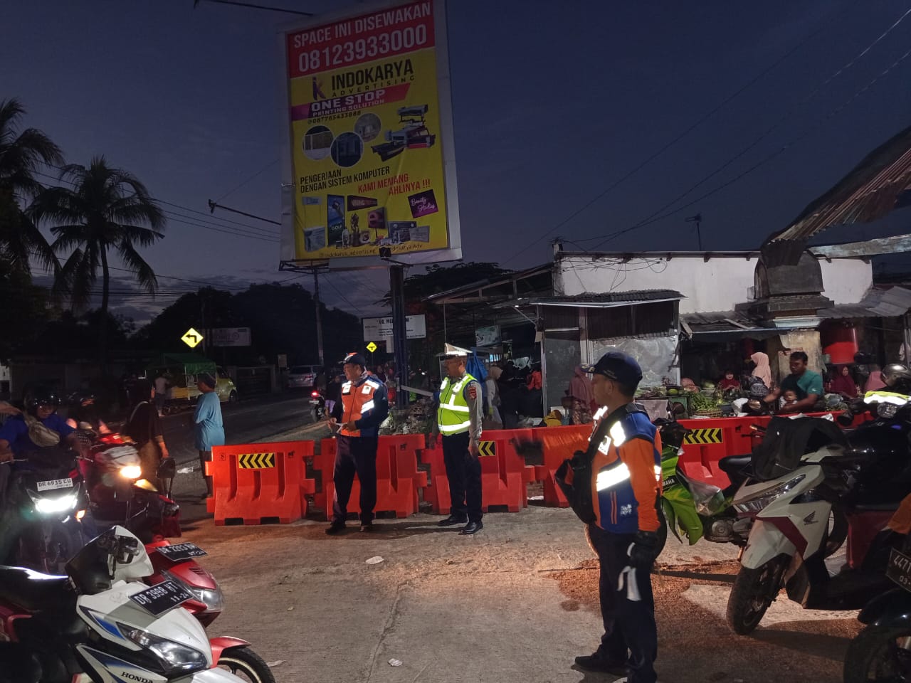 Operasi Gabungan Tertibkan Parkir Liar dan PKL di Pasar Umum Kediri