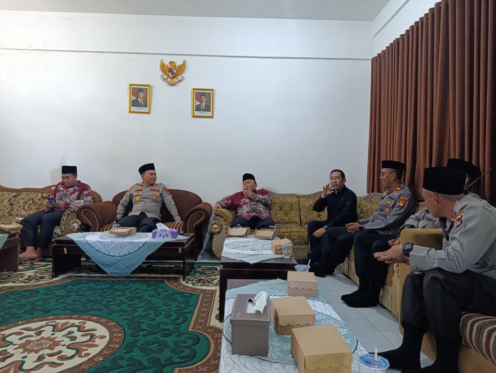 AKBP Yasmara Harahap Silaturahmi dengan TGH. M. Taisir Al Azhar