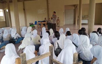 Penyuluhan Bahaya Narkoba dan Bullying di SMKN 2 Sekotong