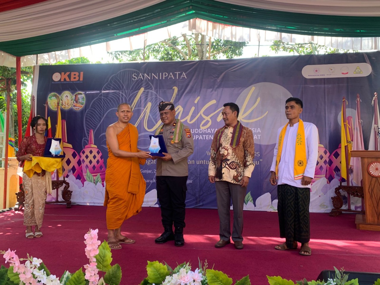 Polri Jamin Keamanan Perayaan Waisak di Desa Mareje, Lombok Barat Contoh Nyata Toleransi