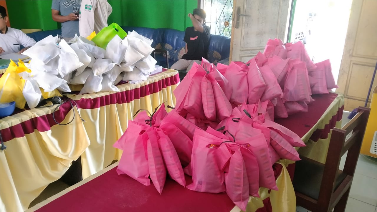 Distribusi Perdana Makanan Bergizi Gratis di Kediri Lombok Barat Berjalan Lancar