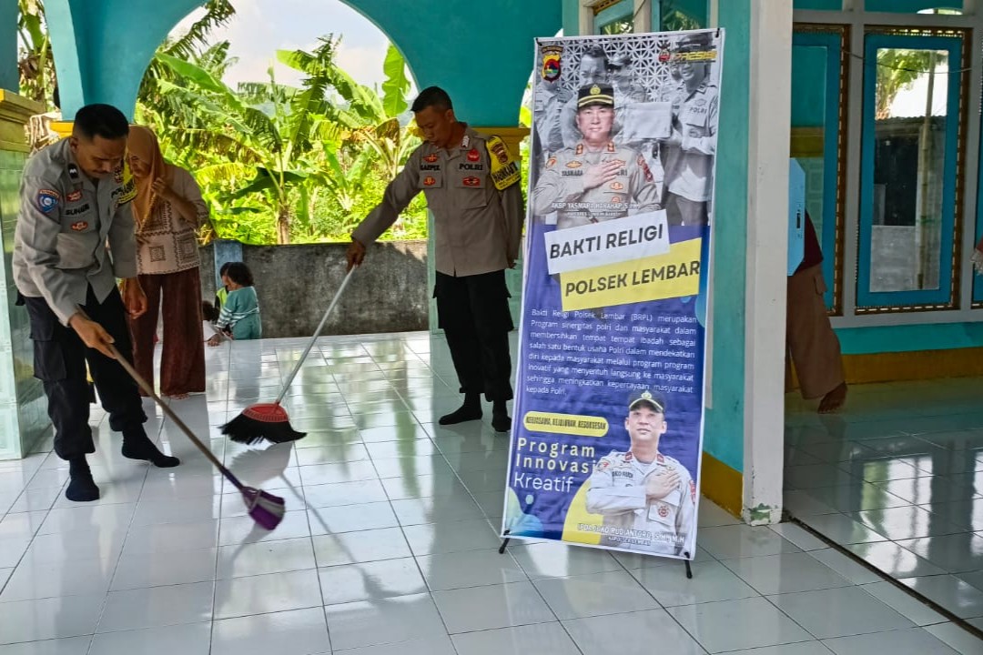 Polsek Lembar Gelar Bakti Religi, Masyarakat Antusias Sambut Program ‘Sehat Dapat Ibadah Dapat’