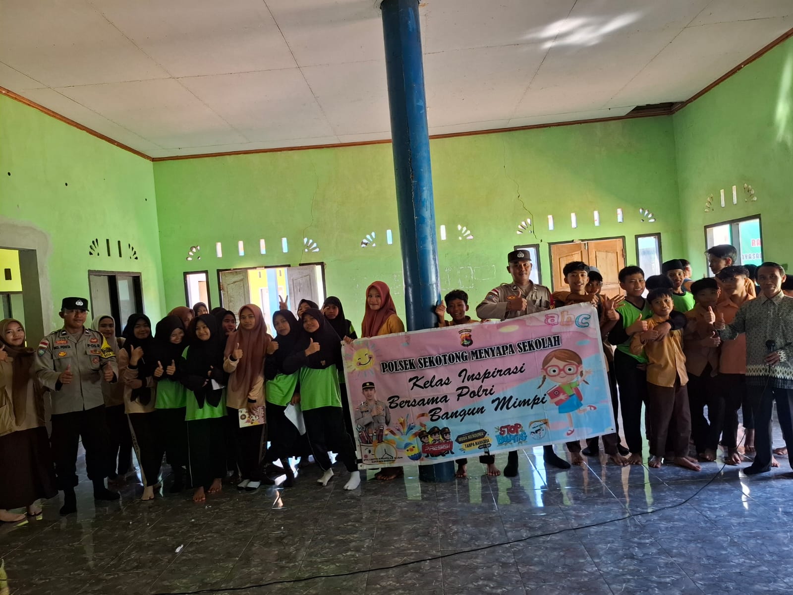 Polsek Sekotong Sapa Pesantren, Edukasi Anti-Bullying hingga Narkoba