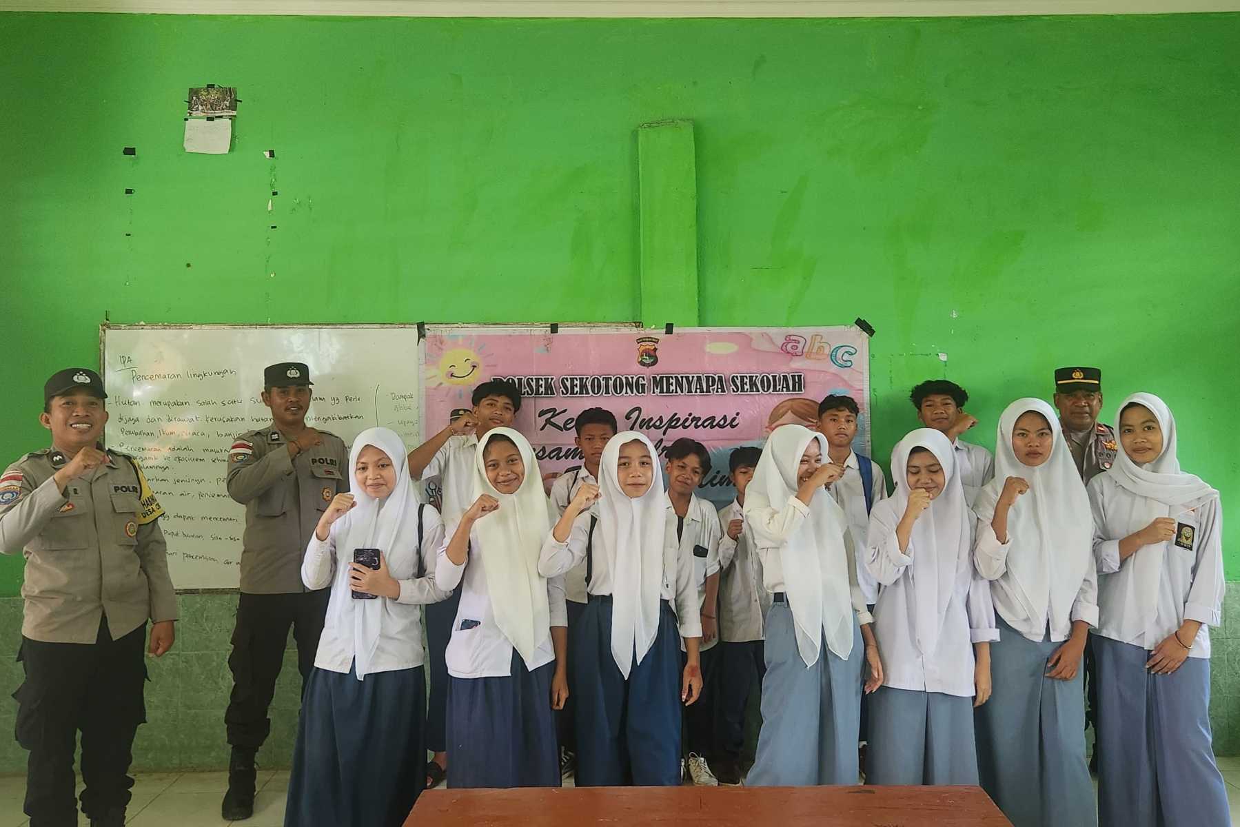 Polsek Sekotong Edukasi Santri Bahaya Narkoba dan Bullying di MTs Bertong