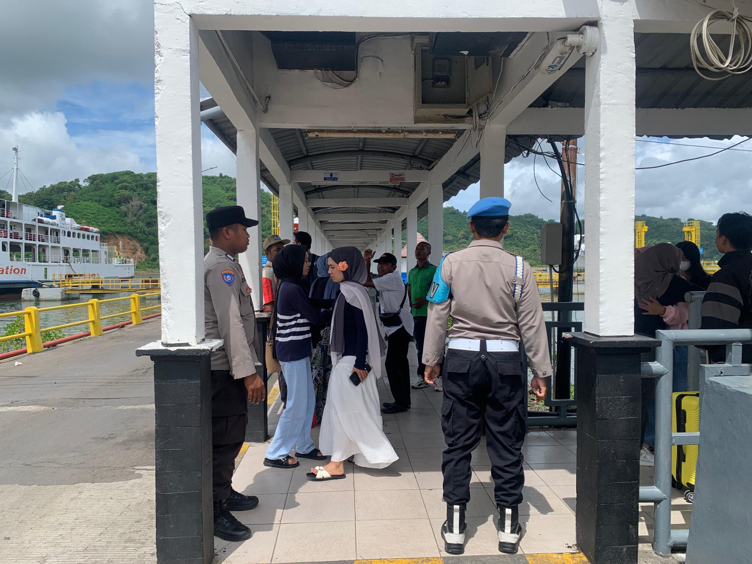 Kepolisian Amankan Proses Naik Kapal di Pelabuhan Lembar, Cegah Premanisme