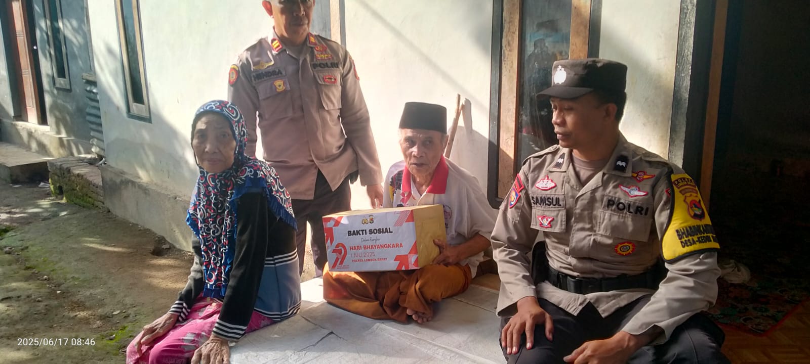 Hari Bhayangkara ke-79, Polsek Kediri Bantu Warga Lansia di Kediri Selatan
