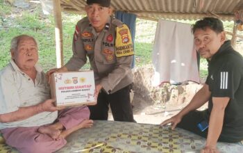 Hari Bhayangkara: Polri Berbagi Nutrisi untuk Lansia Sekotong