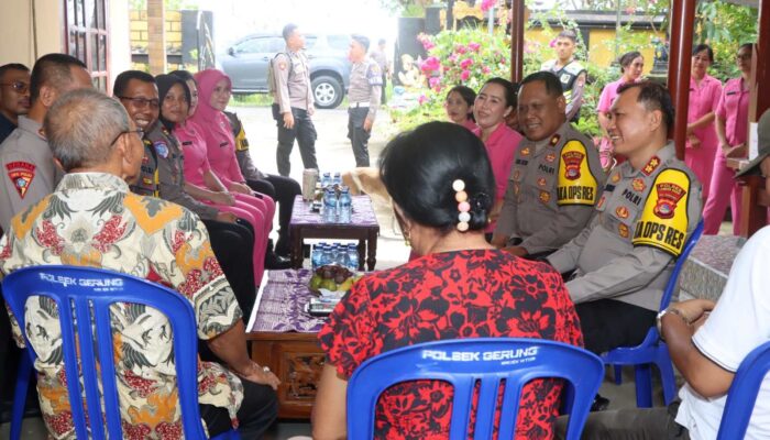 Hari Bhayangkara ke-79, Polres Lombok Barat Kunjungi Purnawirawan