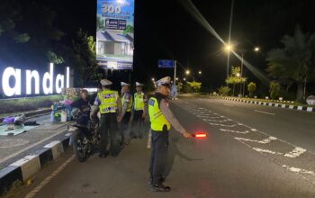 Patroli Malam Satlantas Polres Lombok Barat Jaga Ketertiban Lalu Lintas dan Cegah Balap Liar