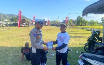 Satlantas Lombok Barat dan VOCLOM Gelar Edukasi Safety Riding di Gerung
