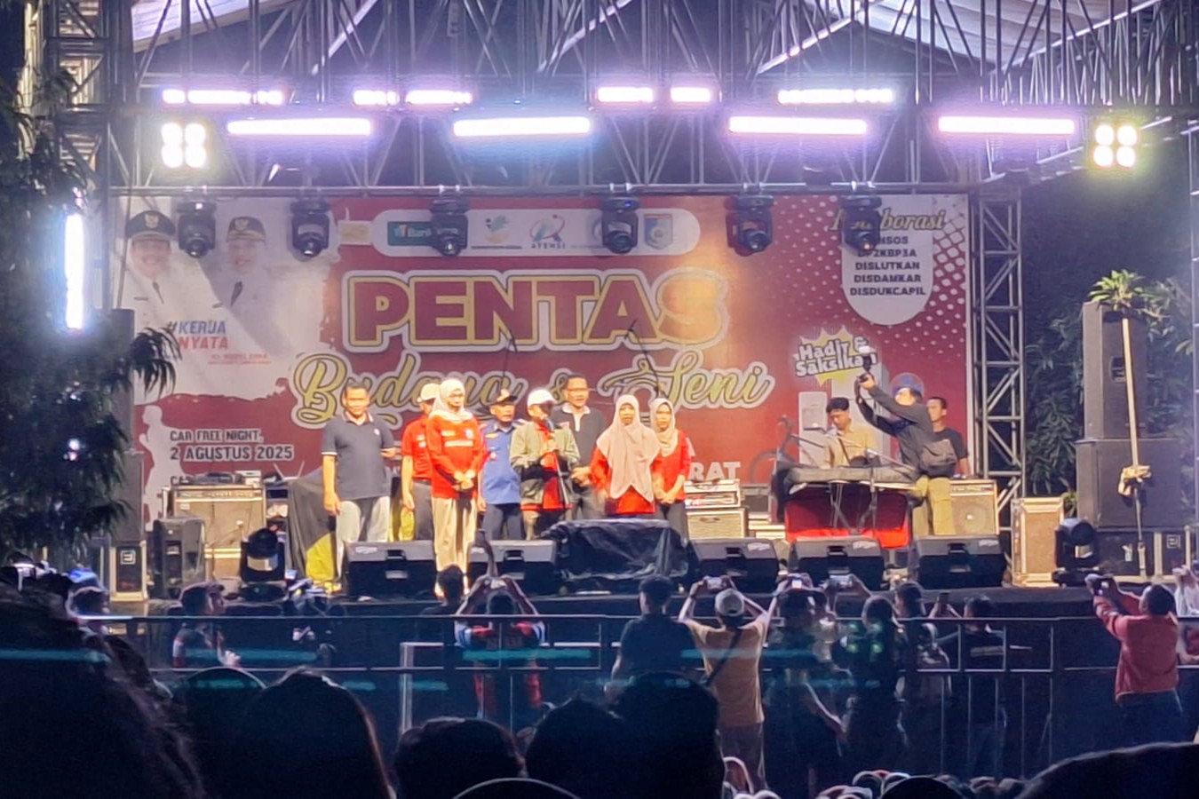 Gerung Hidup Kembali, Car Free Nite Bangkitkan Budaya dan UMKM Lokal