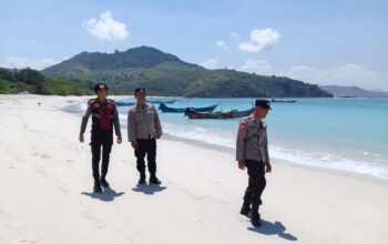 Jaga Keamanan Pulau Terluar, Polsek Sekotong Gelar Patroli dan Sambang Warga