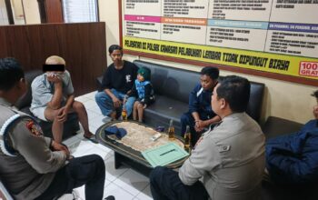 KMP Parama Kalyani Lakukan Evakuasi Penumpang di Perairan Lembar, Lombok Barat