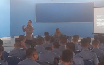 Bangun Generasi Sehat, Polres Lombok Barat Sosialisasi di SMKN 1 Lembar