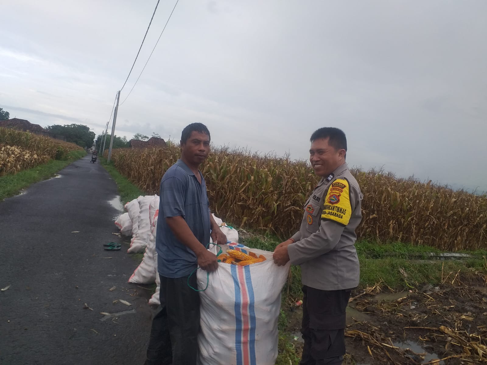 Program Ketahanan Pangan Polsek Kuripan di Desa Jagaraga