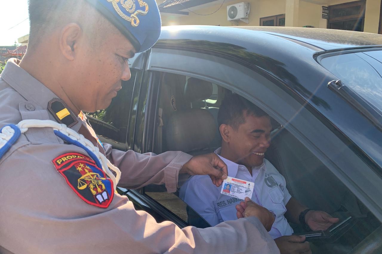 Operasi Gaktibplin Polres Lombok Barat Cek E-Teguran Humanis
