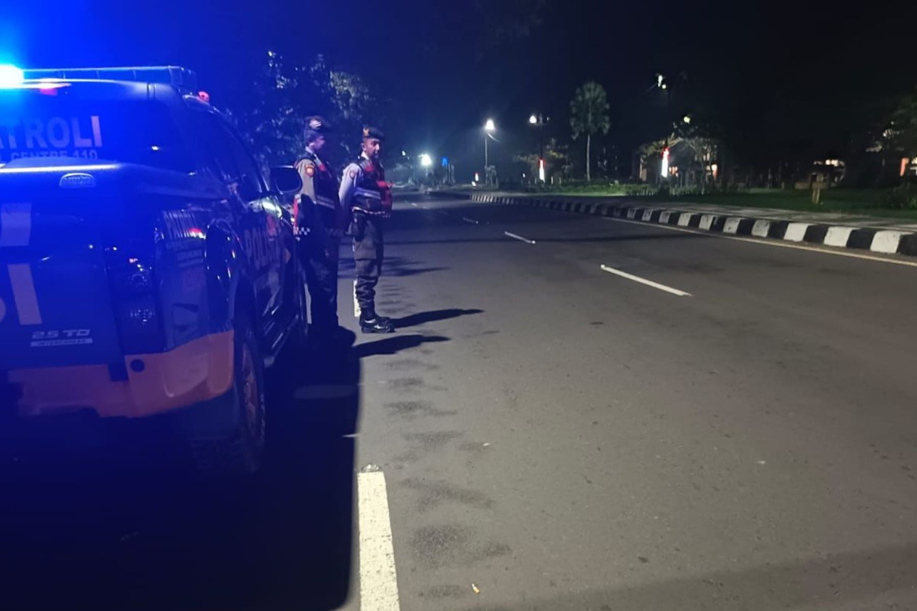 Antisipasi Kejahatan Malam, Sat Samapta Patroli ke Desa Rumak