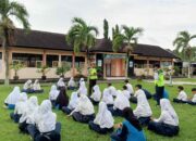 Sat Lantas Polres Lobar Latih PKS SMPN 1 Labuapi