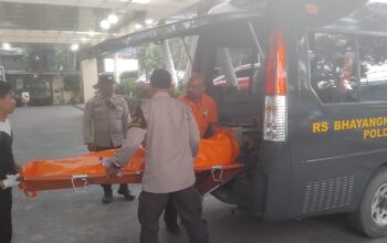 WNA Inggris Tewas Terseret Arus Saat Berlibur di Pantai Kerandangan Lombok Barat