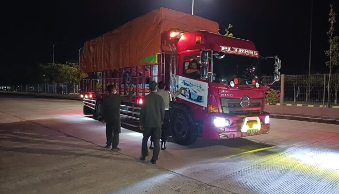 Polsek Kawasan Pelabuhan Lembar Ketatkan Pengamanan Bongkaran KM Mutiara Ferindo I