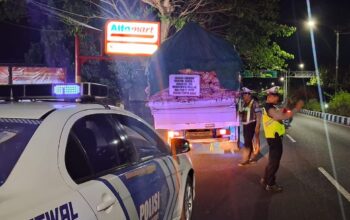 Satlantas Polres Lombok Barat Gelar Patroli Malam Demi Tertib Berlalu Lintas