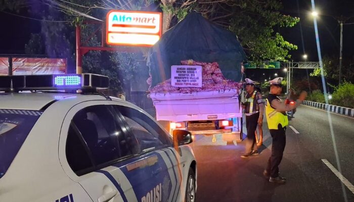 Satlantas Polres Lombok Barat Gelar Patroli Malam Demi Tertib Berlalu Lintas