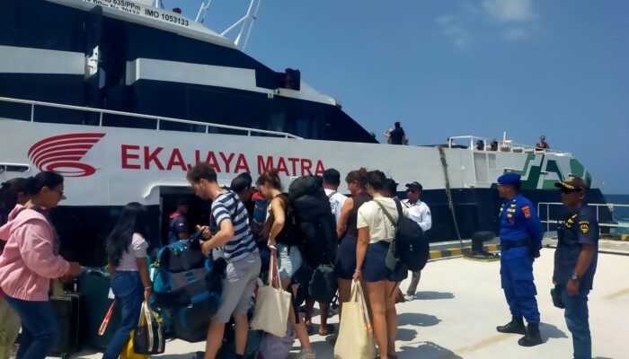 Sat Polairud Polres Lombok Barat Amankan Keberangkatan Fast Ferry di Senggigi