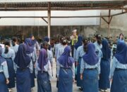 Sat Lantas Polres Lombok Barat Gelar Sosialisasi Tertib Berlalu Lintas di SMPN 1 Lembar